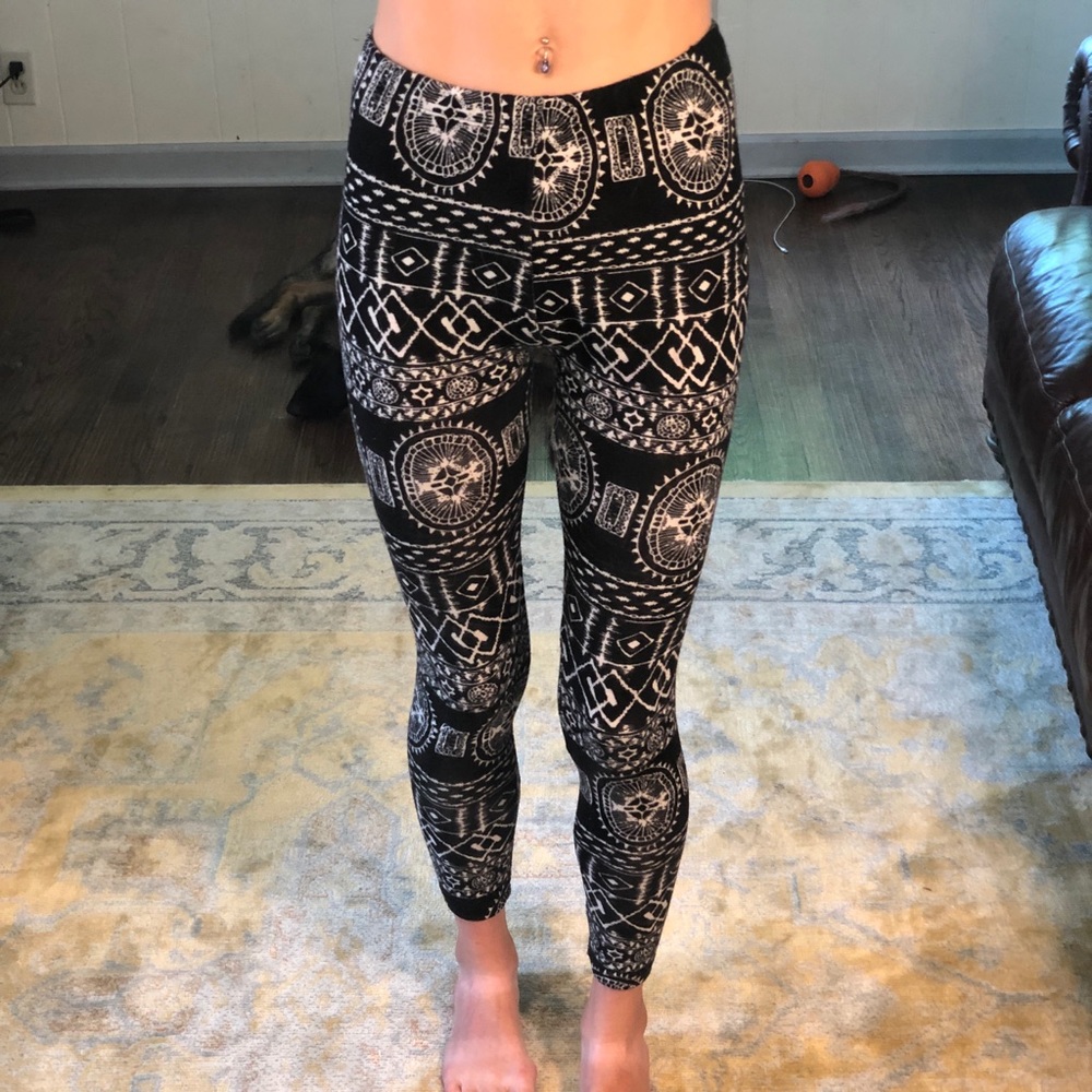 SILVER SOUTHWEST PATTERNED LEGGINGS